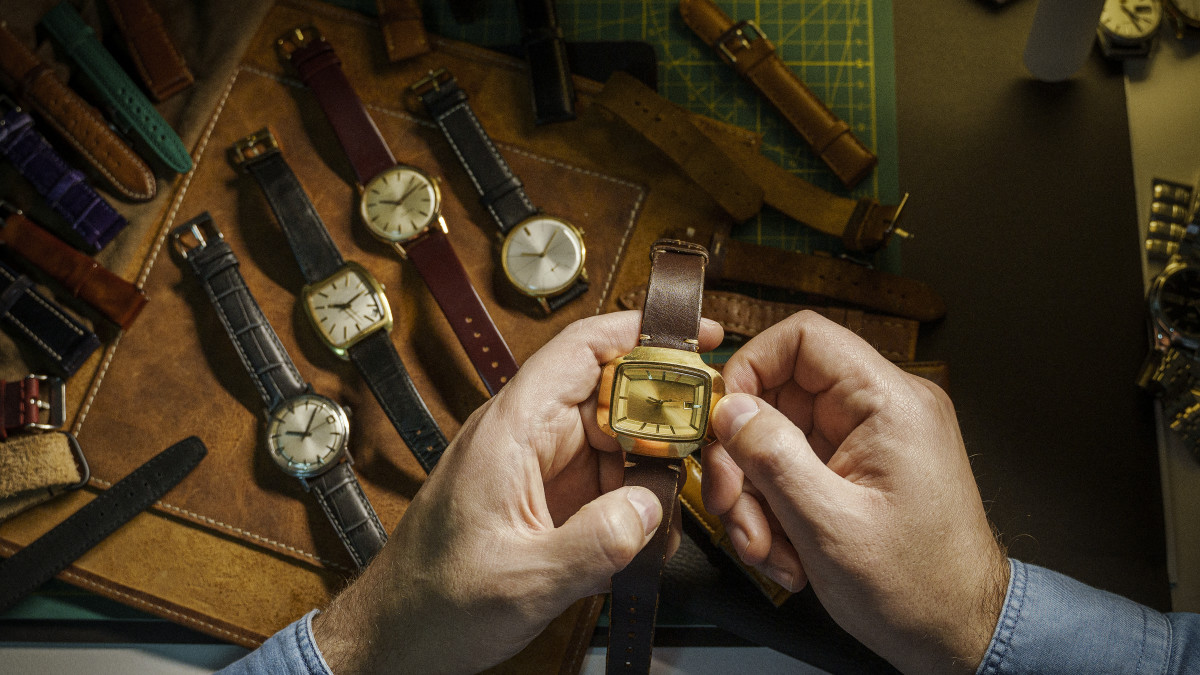 The Best Way to Sell Vintage Watche